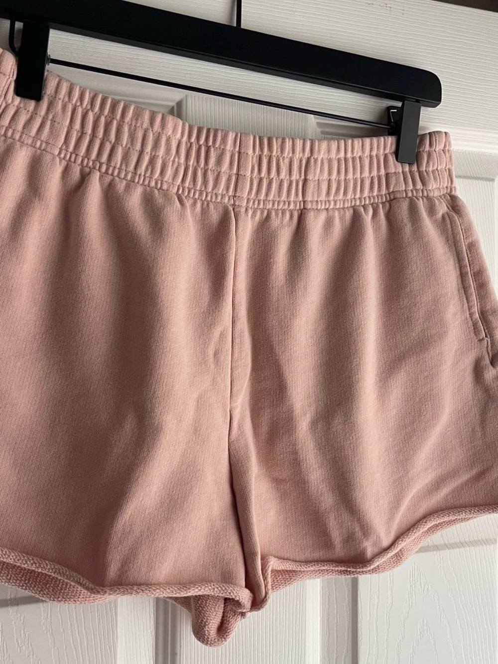 Aerie pink shorts - Picture 2 of 3